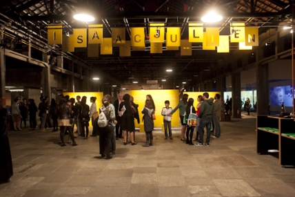 
	Sinalização de Isaac Julien: Geopoéticas no Sesc Pompeia, por Celso Longo e Daniel Trench
